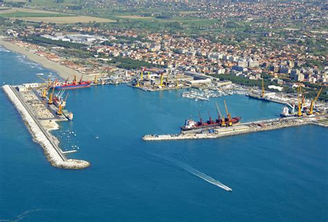 MARINA DI CARRARA Port